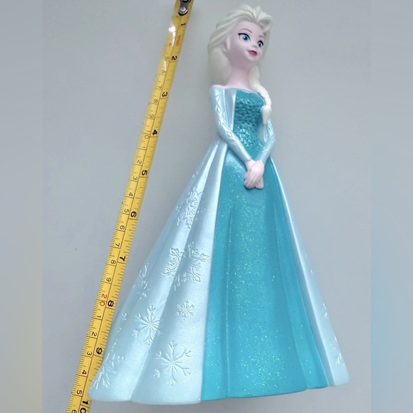 Frozen Elsa Coin Bank - Picture 5 of 7